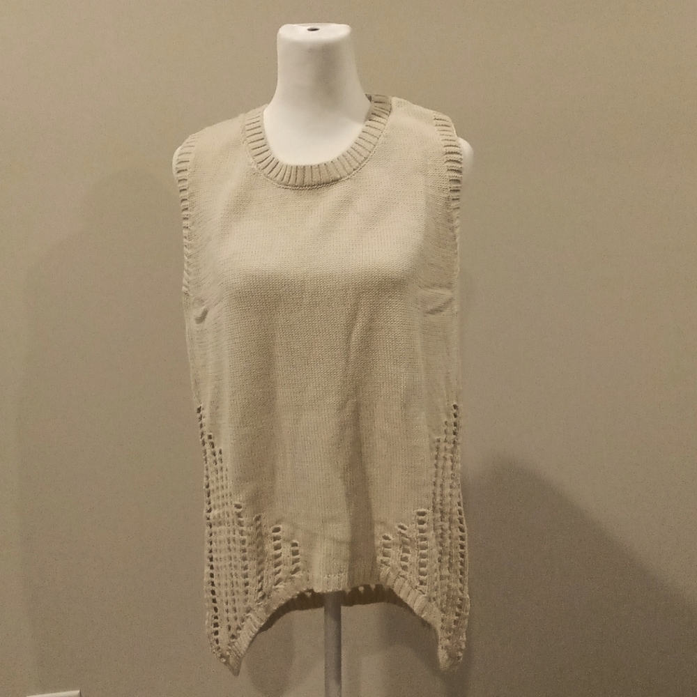 Women's Medium Sleeveless Sweater NWOT